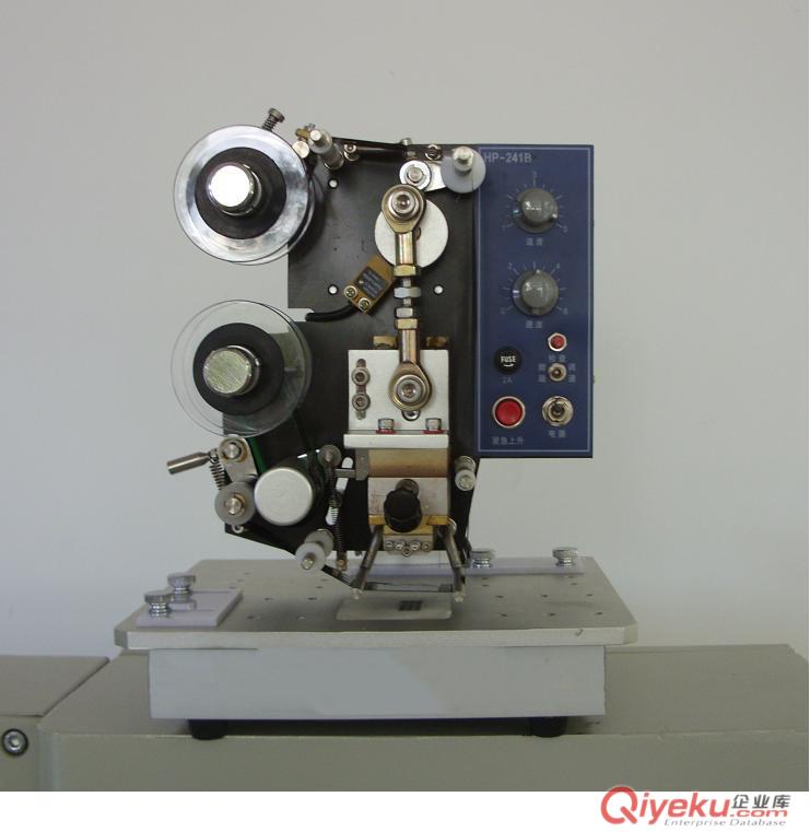 供應(yīng)手動(dòng)打碼機(jī) 色帶打碼機(jī) 運(yùn)馳牌打碼機(jī) 廠家直銷