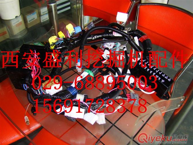 供應(yīng)加藤250挖掘機(jī)液壓泵總成及配件