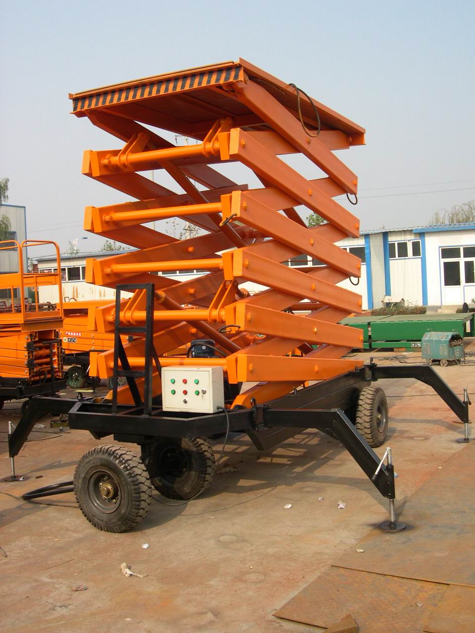 河北承德移動(dòng)升降機(jī) 唐山液壓車載升降機(jī) 升降貨梯