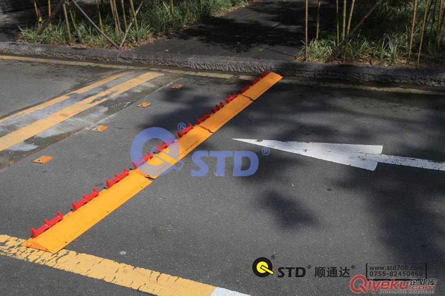 多功能型新款單行路障