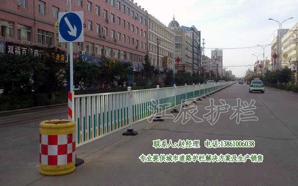 不銹鋼鋼復合管道路護欄