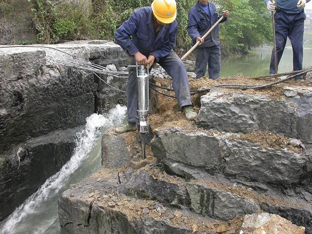 无震动分裂码头岩石机械