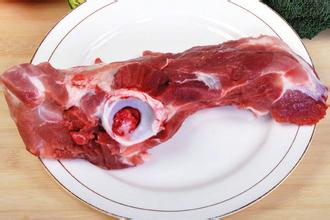 冷凍豬蹄筋 豬舌頭 豬小腸 豬頭皮 豬大腸 豬寸骨 豬尾巴 豬筒骨 豬脊骨 德國豬頭有耳 上海鑫福商貿(mào)有限公司{zx1}價格原始圖片3