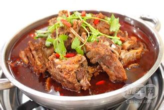 長期批發(fā)冷凍羊前腿 羊后腿 羊里脊 羊蝎子 羊肉卷 羊凈肚 羊胴體 羊脊骨 羔羊排卷原始圖片3