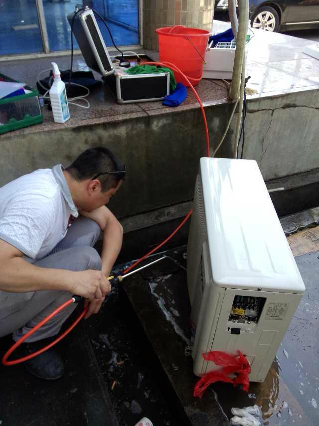 空調清洗劑什么牌子好，家電清洗店開家用空調清洗店 ，空調清洗項目加盟