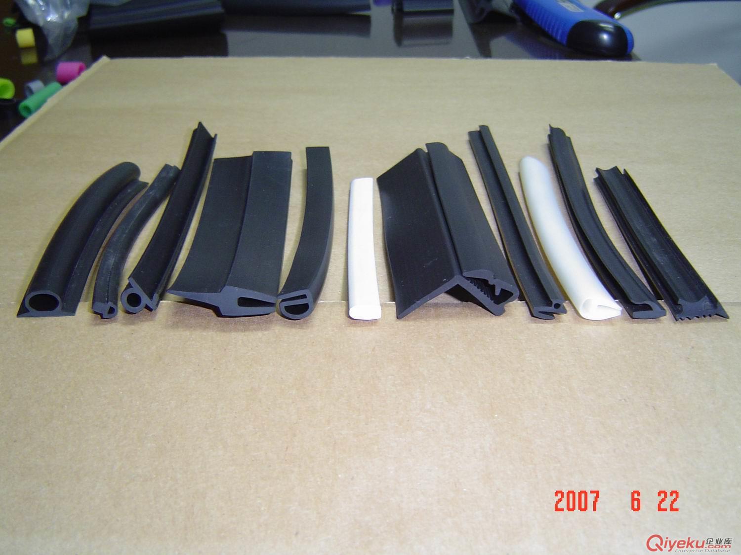 供應橡塑（PVC）U型密封條原始圖片2