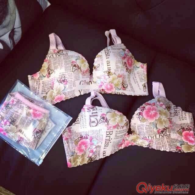 小辣嬌*{dj2}內(nèi)衣櫻花聚攏精美性感3/4杯文胸