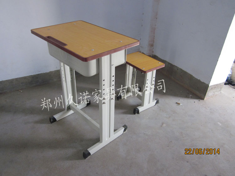 河南課桌椅，弧形課桌椅，雙升降課桌椅，雙人課桌椅廠家原始圖片2