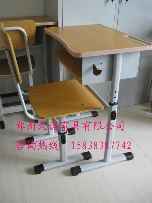 鄭州久諾課桌椅，河南課桌椅生產(chǎn)廠家，學(xué)生課桌椅價格，單人課桌椅尺寸原始圖片3