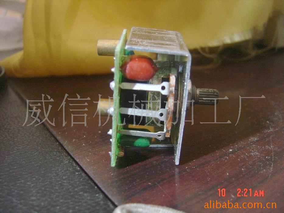 黑龍江二柱吸塑裁料機(jī)/二柱沖床廠家價(jià)格