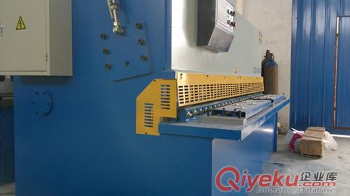 QC12K-10×2500液壓數(shù)控剪板機(jī) 鋼板剪板機(jī)銷售原始圖片2