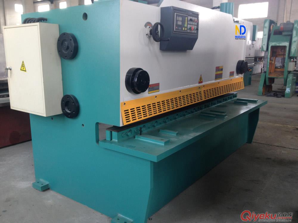 QC11K-12×3200液壓剪板機 閘式剪板機價格