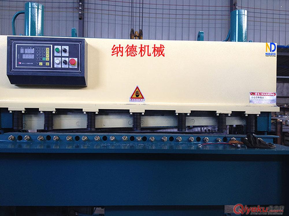 QC11K-6×2500液壓數(shù)控剪板機(jī)  經(jīng)濟(jì)型閘式剪板機(jī)