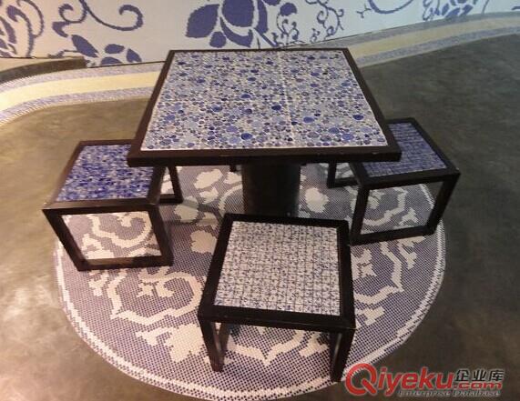 景德鎮(zhèn)陶瓷廠家生產定做青花瓷  傳統(tǒng)工藝手繪青花瓷片原始圖片2
